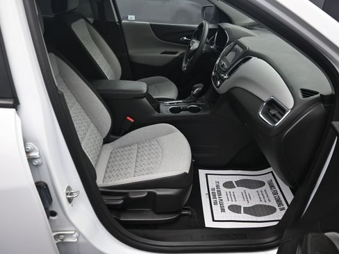 Used 2022 Chevrolet Equinox LS w/ LS Convenience Package image 25