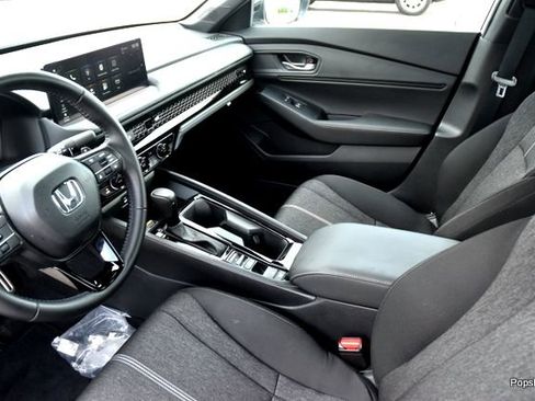 Used 2025 Honda Accord Sport image 8