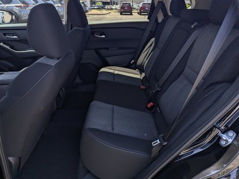 New 2026 Nissan Rogue SV FWD image 8