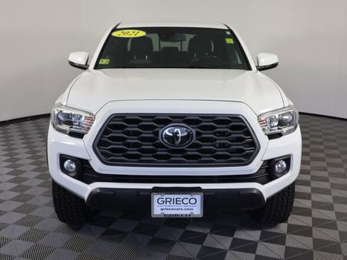 Used 2021 Toyota Tacoma TRD Off-Road AWD/4WD image 3