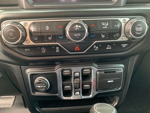 Used 2021 Jeep Gladiator Overland AWD/4WD image 24