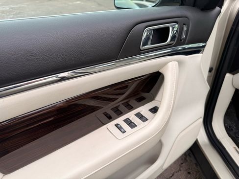 Used 2011 Lincoln MKS 4dr Sdn 3.7L FWD w/ 102A Rapid Spec Order Code image 9