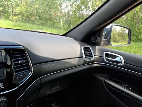 Used 2022 Jeep Grand Cherokee Limited AWD/4WD image 20