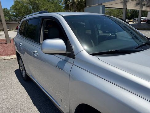 Used 2011 Toyota Highlander Limited w/ Tow Pkg FWD image 15