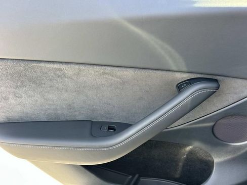 Used 2023 Tesla Model Y Long Range image 17