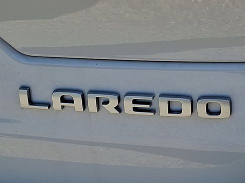 New 2025 Jeep Grand Cherokee Laredo X w/ Luxury Tech Group I image 16