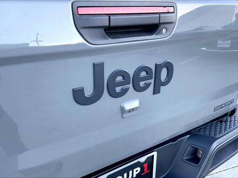 Used 2020 Jeep Gladiator Sport w/ Quick Order Package 24S image 29