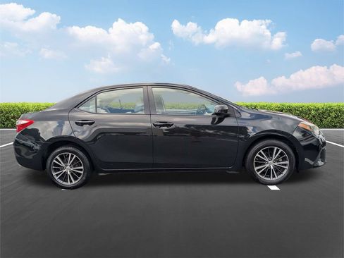 Used 2016 Toyota Corolla LE w/ Driver Convenience Package FWD image 3