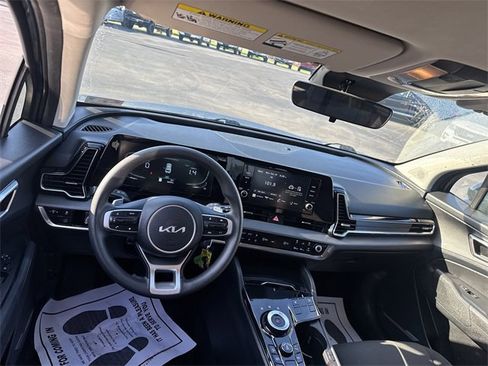 Used 2023 Kia Sportage LX image 14