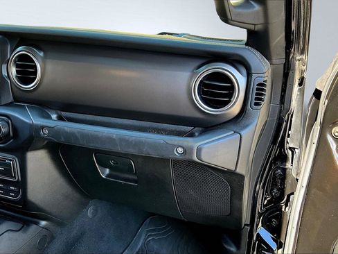Used 2020 Jeep Gladiator Rubicon image 17