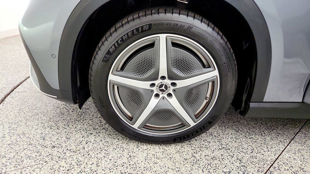 Used 2023 Mercedes-Benz EQE 500 4MATIC SUV w/ Pinnacle Trim Package image 9