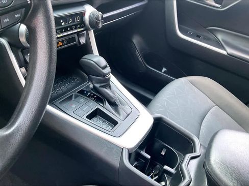 Used 2024 Toyota RAV4 XLE FWD image 16