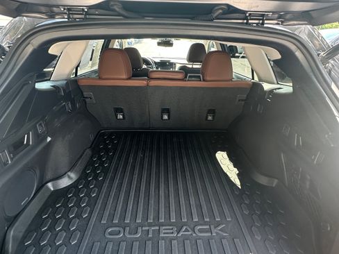 Used 2025 Subaru Outback Touring XT AWD/4WD image 9