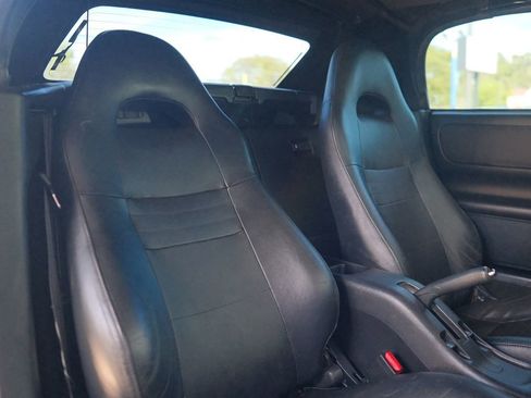 Used 2005 Toyota MR2 image 24