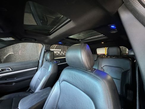 Used 2016 Ford Explorer XLT w/ Equipment Group 202A image 15