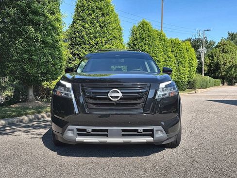 Used 2022 Nissan Pathfinder SL FWD image 4