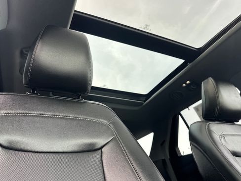 Certified 2022 Ford Explorer Limited w/ Equipment Group 301A image 18