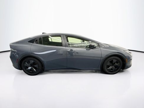 Used 2025 Toyota Prius LE FWD image 10