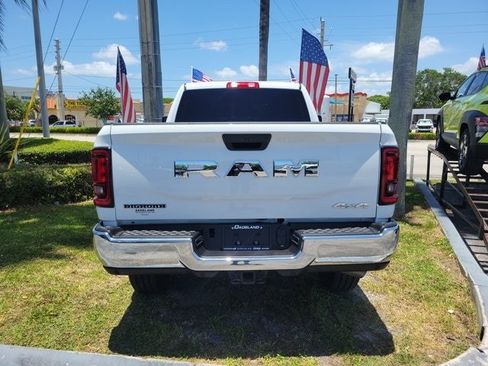Certified 2025 RAM 2500 Big Horn AWD/4WD image 6