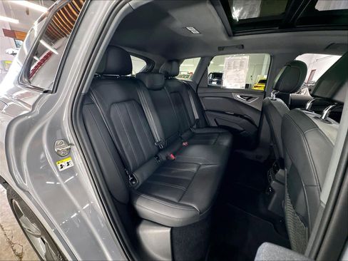 Used 2024 Audi Q4 e-tron Premium w/ Convenience Package AWD/4WD image 28