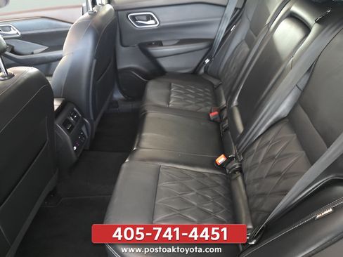 Used 2021 Nissan Rogue Platinum FWD image 19