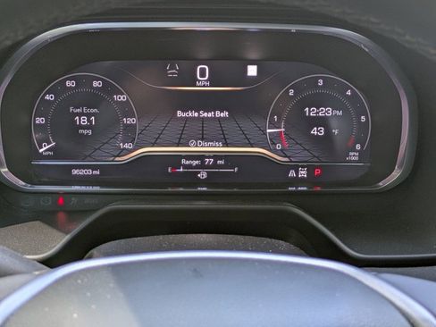 Used 2023 GMC Yukon SLT w/ SLT Luxury Package image 11