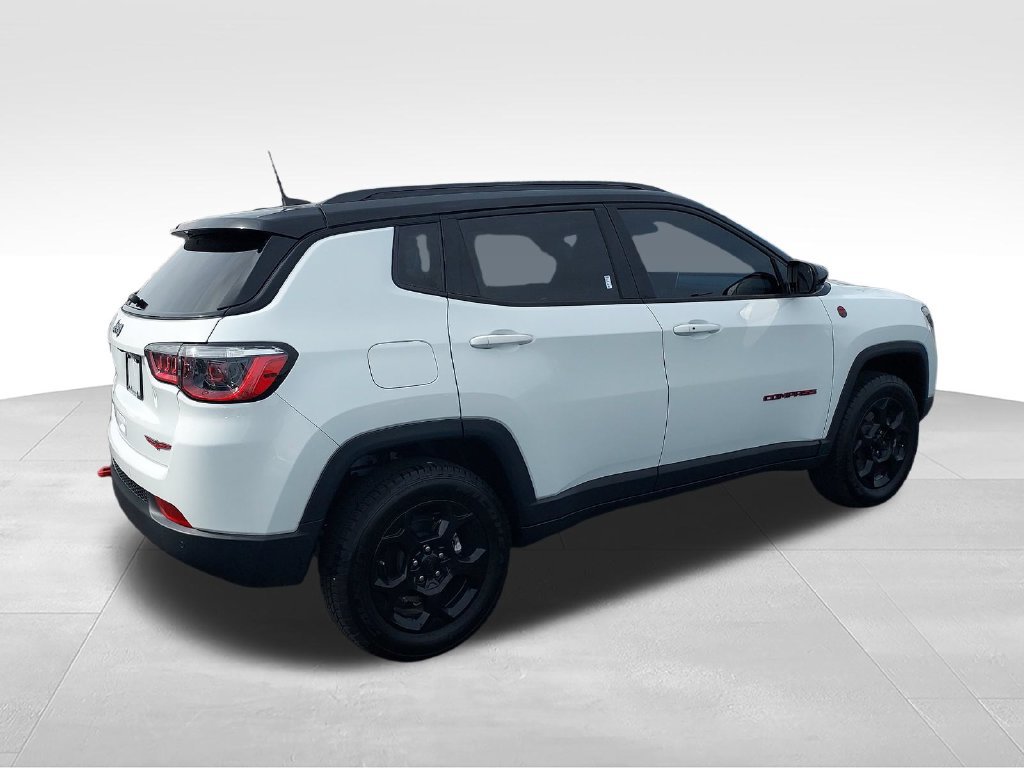 Used 2023 Jeep Compass Trailhawk w/ Sun and Sound Group AWD/4WD image 5