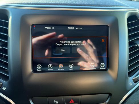 Used 2019 Jeep Cherokee Latitude Plus image 20