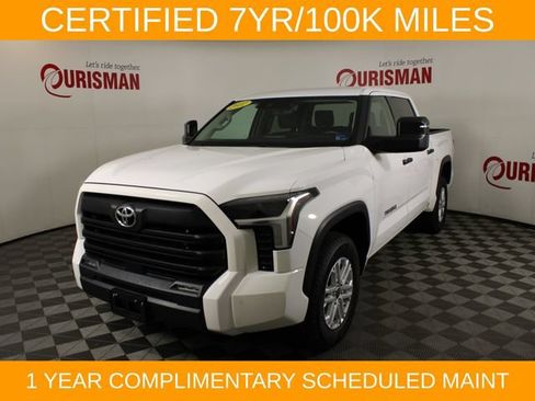Used 2022 Toyota Tundra SR5 w/ SR5 Convenience Package AWD/4WD image 2