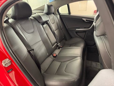 Used 2018 Volvo S60 T5 Dynamic image 33