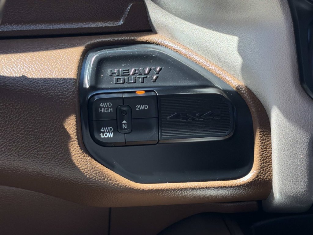 Used 2022 RAM 3500 Laramie AWD/4WD image 17