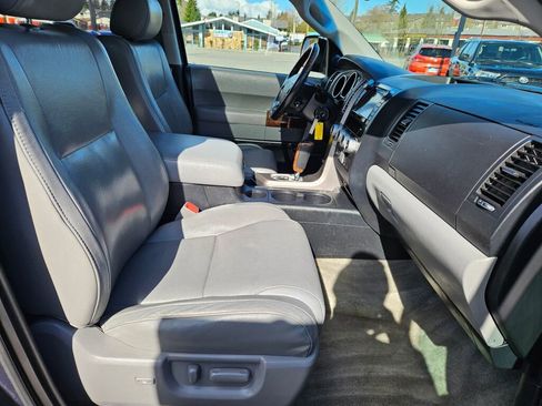 Used 2010 Toyota Sequoia Platinum AWD/4WD image 9