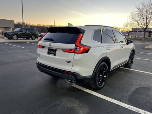 Used 2024 Honda CR-V Sport Touring image 3