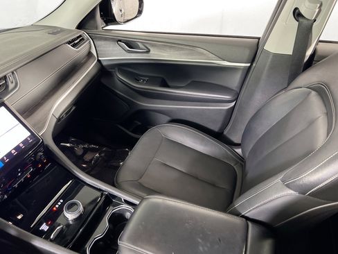 Used 2023 Jeep Grand Cherokee Limited image 20