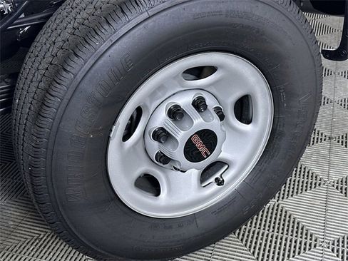 New 2025 GMC Savana 3500 Extended w/ Driver Convenience Package image 30