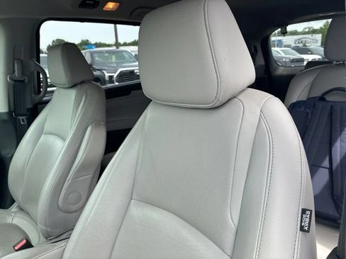 Used 2021 Honda Odyssey Touring image 8