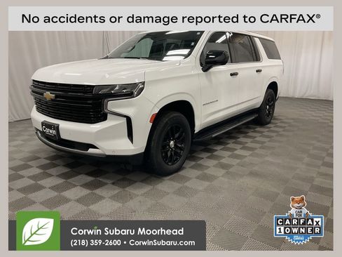 Used 2024 Chevrolet Suburban LT image 1
