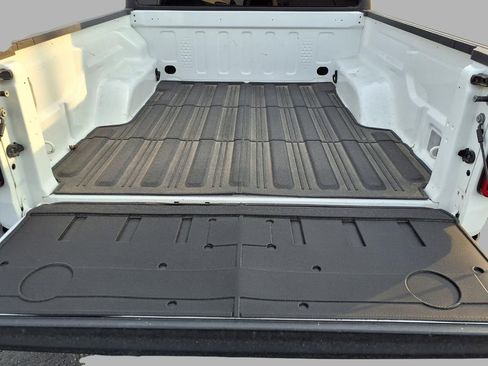 Used 2023 Jeep Gladiator Sport image 24