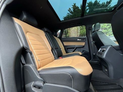 Used 2020 Volkswagen Atlas Cross Sport SEL Premium AWD/4WD image 14