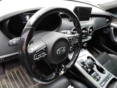 Used 2019 Kia Stinger GT2 image 7
