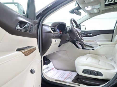 Used 2017 GMC Acadia Denali w/ Technology Package image 9