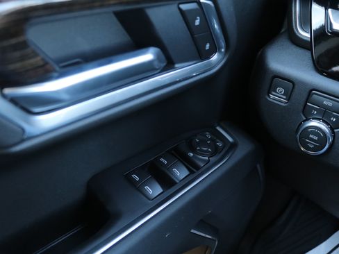 New 2026 GMC Sierra 1500 Elevation w/ LPO, Elevation Black Package image 11