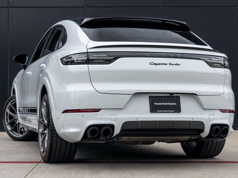 Certified 2020 Porsche Cayenne Turbo image 3