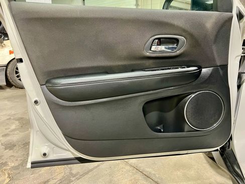 Used 2021 Honda HR-V EX image 29