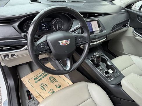 Used 2019 Cadillac XT4 Premium Luxury image 12