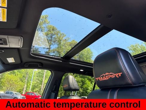 Used 2025 Honda Pilot TrailSport image 18