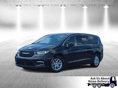 Used 2023 Chrysler Pacifica Touring-L