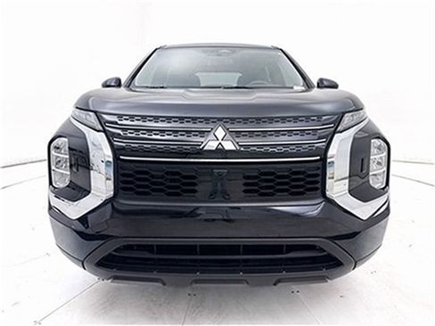 New 2025 Mitsubishi Outlander ES image 8