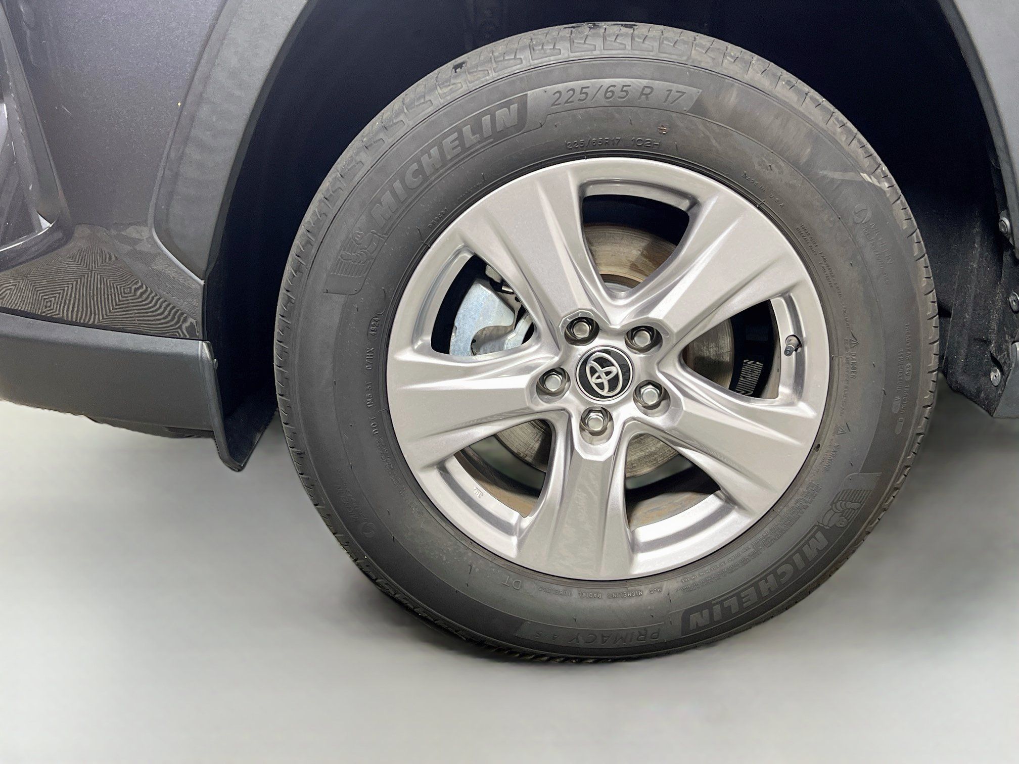Used 2025 Toyota RAV4 XLE FWD image 14