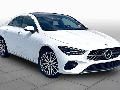 Used 2025 Mercedes-Benz CLA 250 4MATIC image 3